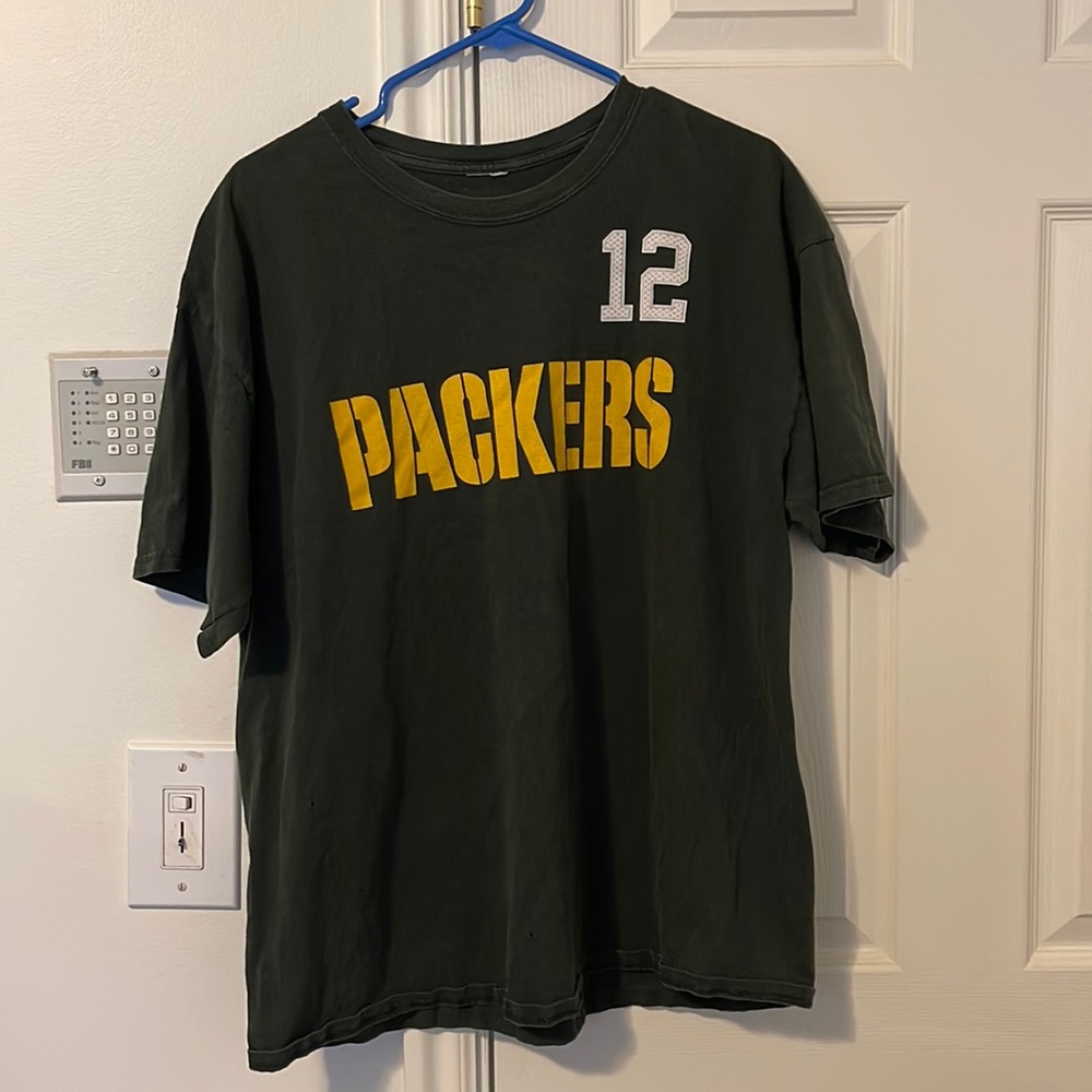 Aaron Rodgers Green Bay Packers t-shirt size XL.